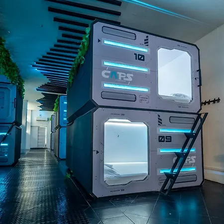 Caps Capsule hotel *